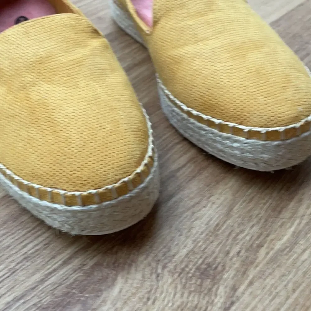 NWOT Dr. Scholl’s Slip On Yellow Espadrille